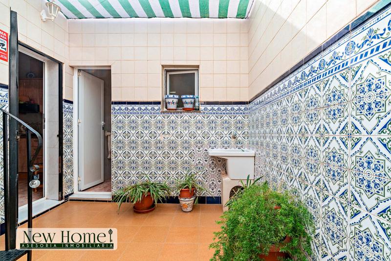 Foto 0e83a4a1-cbb6-4348-b0ad-dfc866b62915. Casa con parcheggio in Roquetas pueblo Roquetas de Mar