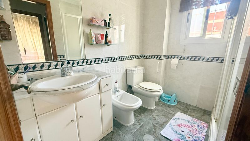 Foto 516ff28e-e833-4858-b2d7-1acc18f678e2. Casa adossada a Roquetas pueblo Roquetas de Mar