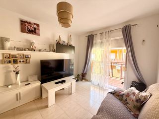 Pis  Calle lola gaos. Se vende piso en zona pintor rosales