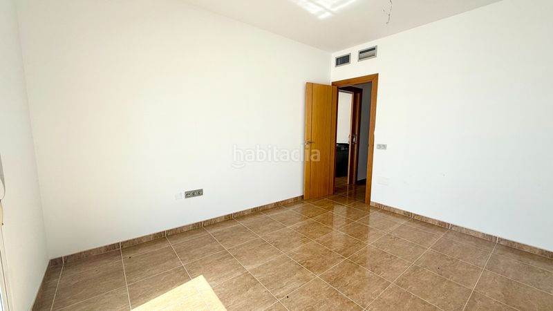 Foto 6e3ebeff-2dcf-4827-a77a-1e55e38d0343. Pis a Roquetas pueblo Roquetas de Mar