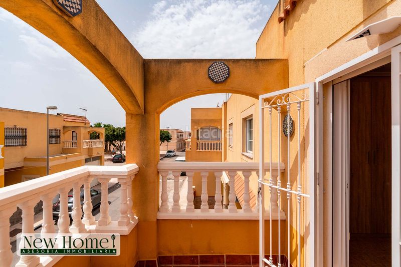Foto a0d5a7c5-acac-4463-8ad8-b35bfaed0e64. Casa adossada a La Gangosa Vícar