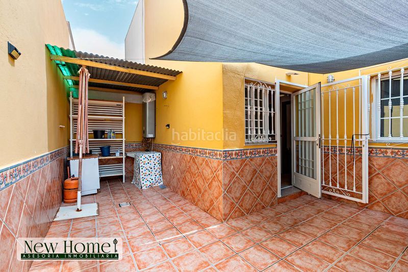 Foto f6275e4f-f347-4b5e-b976-7c2152bfe3b1. Casa adossada a La Gangosa Vícar