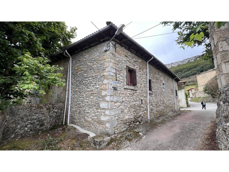 Foto b75bb591-486d-4048-ab55-578abef497a0. Casa bifamiliare in real 4 in Merindad de Sotoscueva