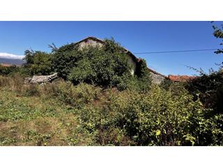 Casa a Diputacion 38. Casa con finca de 1300m2 urbanos para reformar en loma de montij