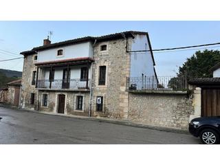 Casa a El molino 8. Casona independiente para vivir en gayangos merindad de montija