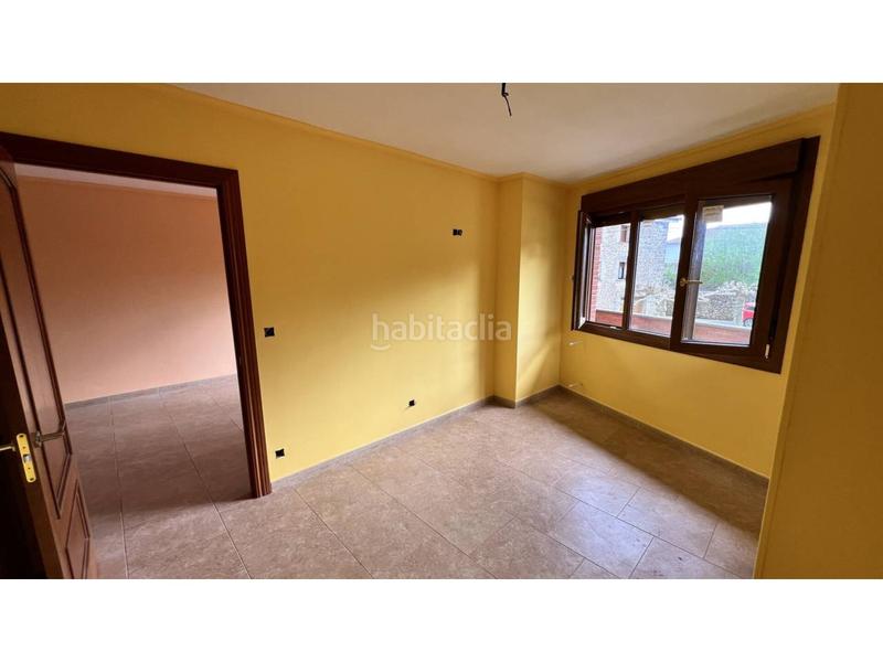 Foto 019cc788-77ff-4b0f-b804-5ba7f4439b4a. Casa in plaza los madrileños 4 in Merindad de Montija