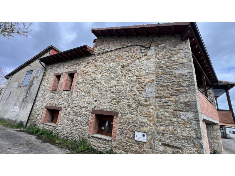 Foto 0902fa6b-1603-4eeb-90dc-565d8a43fb6c. Casa in plaza los madrileños 4 in Merindad de Montija