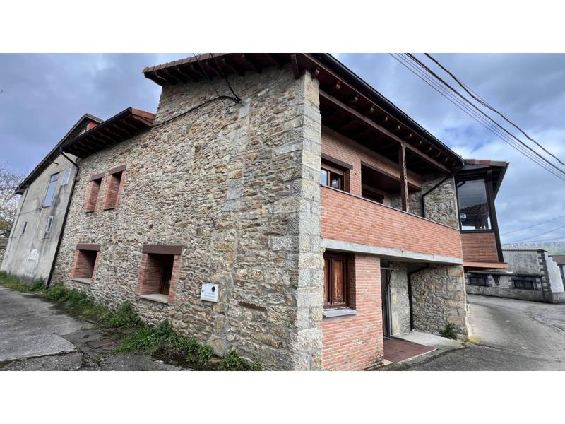 Foto 6c6ce8f6-aa8b-4be7-860b-22ac45f71f4a. Casa in plaza los madrileños 4 in Merindad de Montija