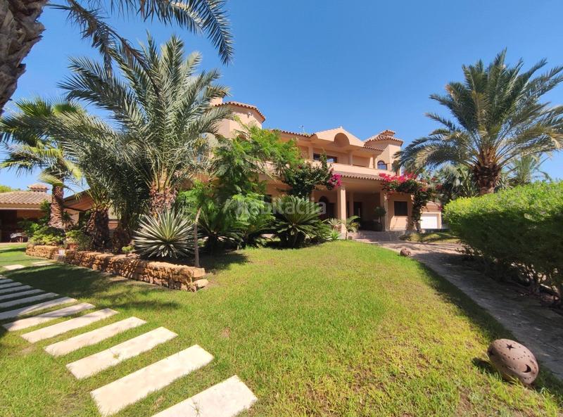 Foto 022f0b5a-9396-464b-951f-55a91fc12387. Chalet avec parking piscine dans Alzabares Elche / Elx