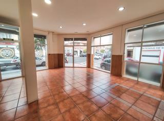 Local Comercial a Plaza Crevillente - Antiguos Juzgados - El Asilo. Amplio local comercial en planta baja esquina en calle antonio m