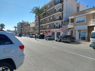 Lloguer Local Comercial a Catral. Local comercial de 460m2 en alquiler en el centro neurã¡lgico de