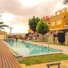 Duplex à Dolores. Estupendo duplex de reciente construcciãn de tres dormitorios y