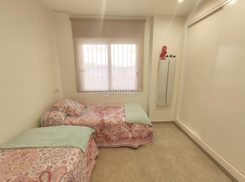 Foto ebfa871d-7294-4c1e-8640-f8e2ee3ab029. Alquiler piso alquiler de temporada de invierno, no anual.nbspmagnãfica planta baja de 3 dormitorios, dos baãos completos con plato de ducha, am en Santa Pola