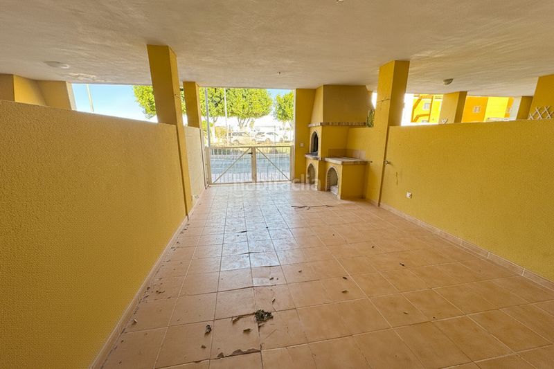 Foto ffd0552a-f82d-418e-9db8-e8431e2b3a28. Casa adossada amb calefacció aparcament piscina a Rojales
