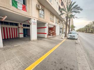 Alquiler Parking coche en Altabix. Plaza de parking, buenas dimensiones, primer sãtano, acceso coch