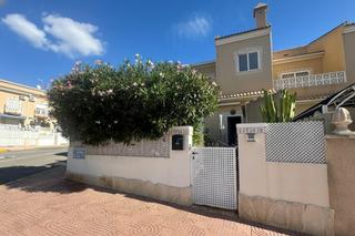Maison à Rojales. Descubra el lujo mediterrãneo en esta excepcional vivienda parea