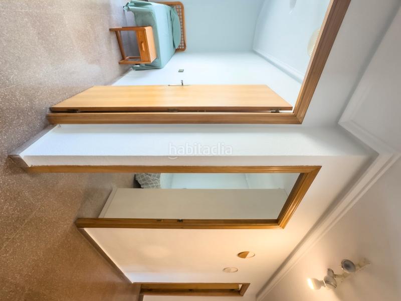 Foto 464c97d6-a9bc-4c12-8bf3-0b0b4ff2bb13. Lloguer apartament amb piscina a Playa Levante Santa Pola