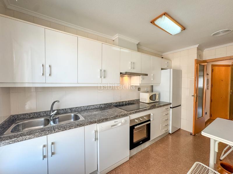 Foto 825bcf88-697e-4a07-b6fb-35fcfb29d170. Lloguer apartament amb piscina a Playa Levante Santa Pola