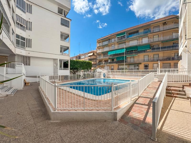 Foto 95a5bb12-0b21-4956-9904-ba158f94df2e. Lloguer apartament amb piscina a Playa Levante Santa Pola