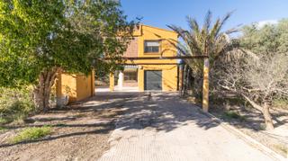 Chalet à Alzabares. Chalet de 2 plantas, 162 metros cuadrados construidos. en planta