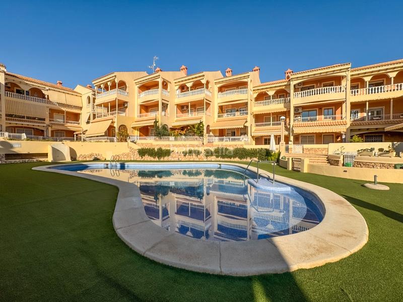 Foto e58fda3f-19bb-4651-b3d2-a4d7afe61aa8. Rent ground floor with heating pool in Calas Santiago Bernabeu Santa Pola