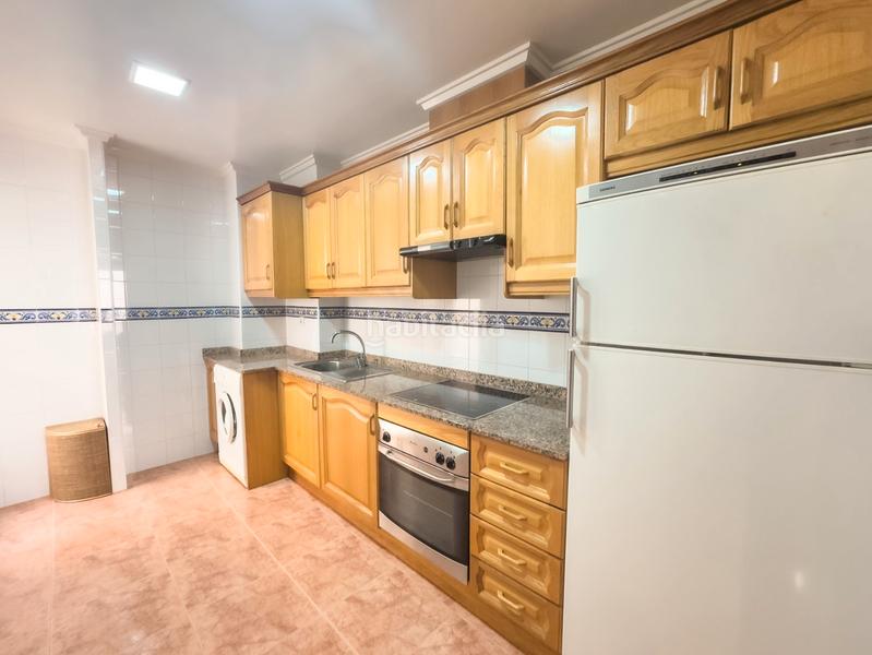 Foto 67307d19-c254-4783-99b0-155d73fc0ade. Rent apartment in Playa Levante Santa Pola