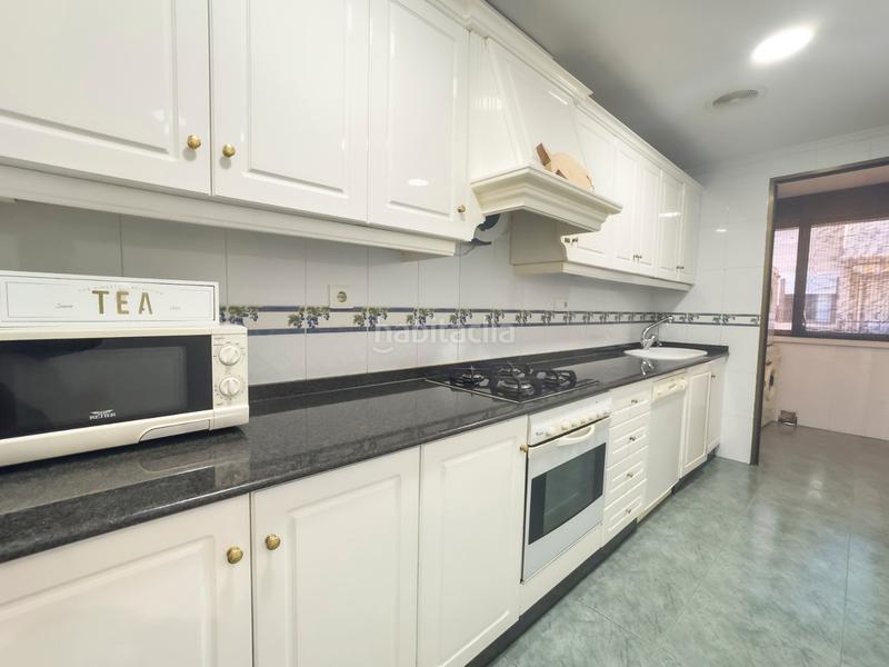 Foto 3fe22cd1-05d2-498a-a871-f81675484880. Lloguer apartament amb aparcament a Playa Levante Santa Pola