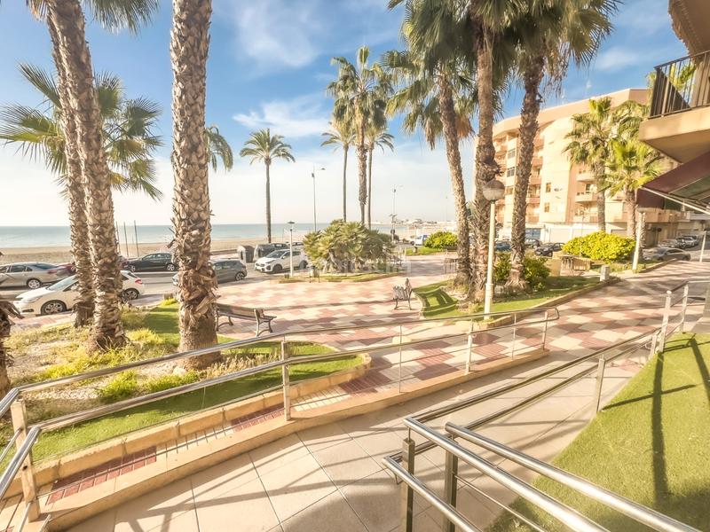 Foto 66369b61-bf99-434f-be0f-81852f292107. Lloguer apartament amb aparcament a Playa Levante Santa Pola