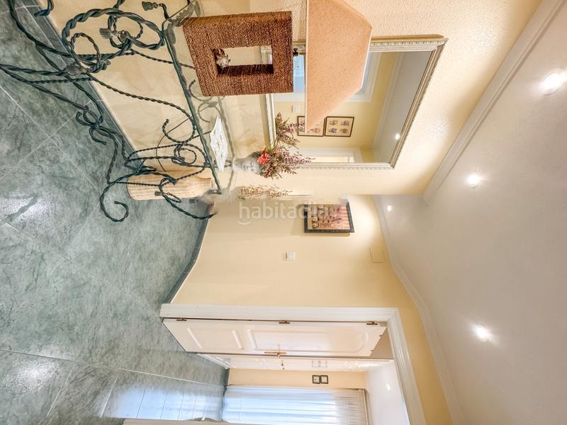 Foto 9ddedb7b-1d8e-4588-808a-8c3ff1063ab6. Lloguer apartament amb aparcament a Playa Levante Santa Pola