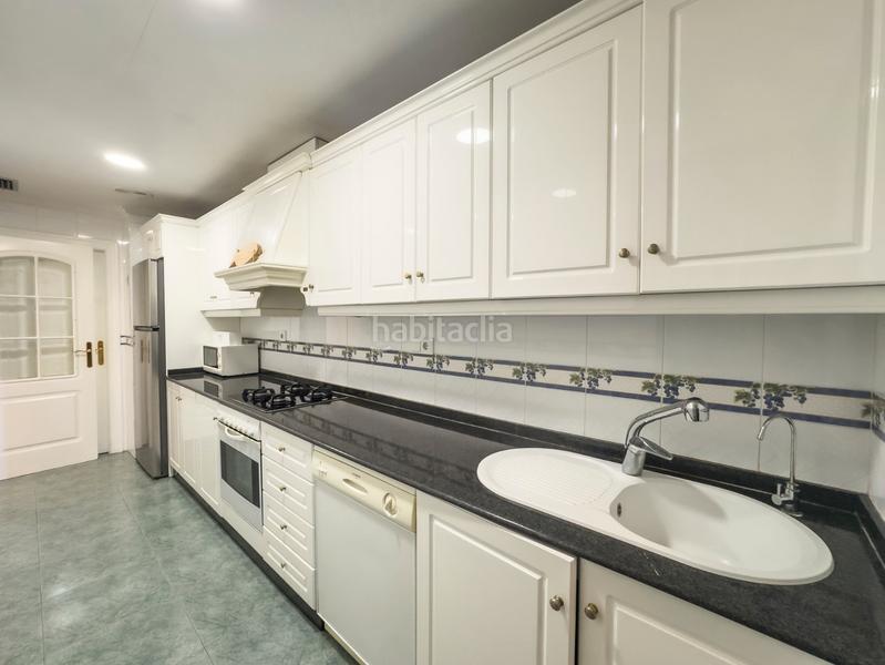 Foto 38d08036-6de7-4fbf-9d37-6ad27c8c6d69. Miete appartement mit parking in Playa Levante Santa Pola