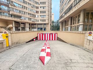 Lloguer Aparcament cotxe a Centro. Amplio y cãmoda plaza de garaje en sãtano 2 del garaje del huert