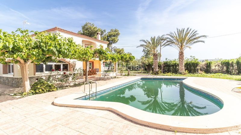 Foto 5c2ef513-da8d-41a0-8343-693dee2686db. Casa amb calefacció piscina a Jubalcoi Elche / Elx