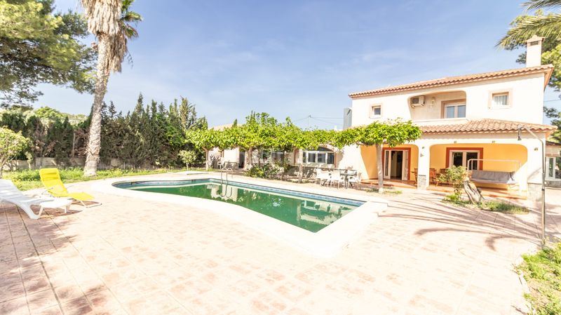 Foto a36795f3-b7b0-499c-8323-fb64ec455227. Casa amb calefacció piscina a Jubalcoi Elche / Elx