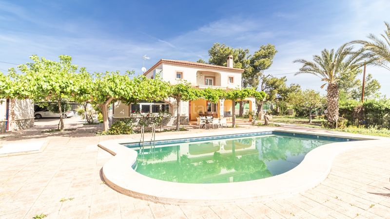Foto d60de78b-4a5a-47fd-bbd8-024ddb757b43. Casa amb calefacció piscina a Jubalcoi Elche / Elx