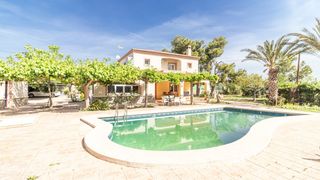 Casa a Jubalcoi. Descubre este fantãstico chalet  casa de campo en venta en elche
