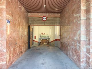 Miete Autoparkplatz in Centro. Se alquila plaza de garaje en edificio gala zapatillera, segundo