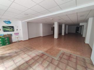 Lloguer Local Comercial a Centro. Local de dos plantas en calle muy comercial del centro de elche,