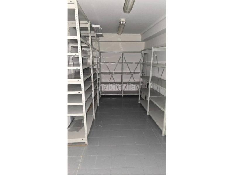 Foto 01589acd-68ce-44ec-b15a-273e835eafc3. Alquiler local comercial local con amplio escaparate en vara de rey en Logroño