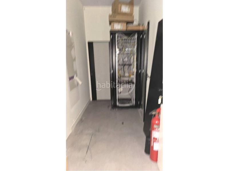 Foto 1cd8d1f5-de62-4cd7-827d-0ac63821a8a5. Alquiler local comercial local con amplio escaparate en vara de rey en Logroño
