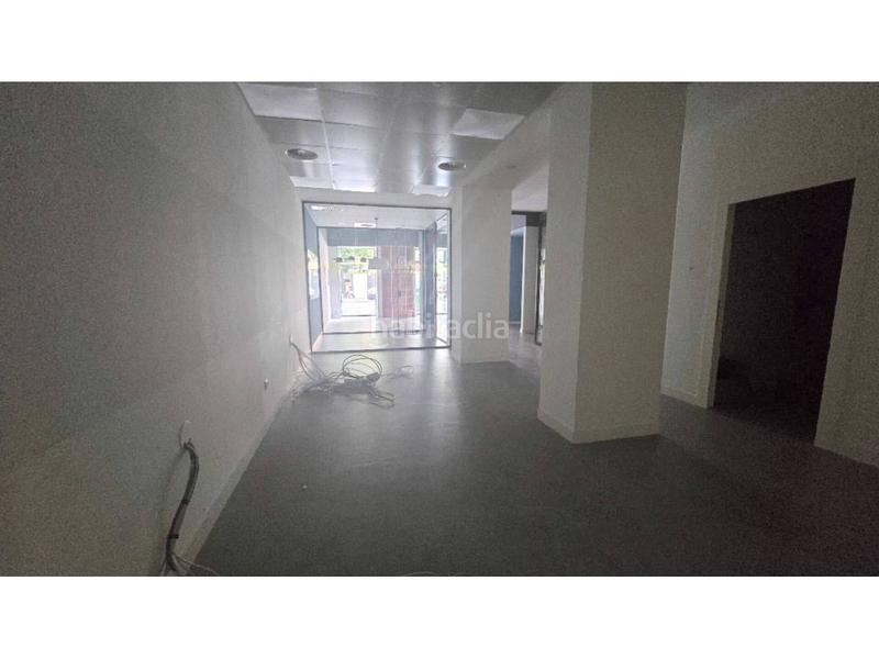 Foto 82aa8151-3631-49a4-870d-5fad3242b3e9. Alquiler local comercial local con amplio escaparate en vara de rey en Logroño