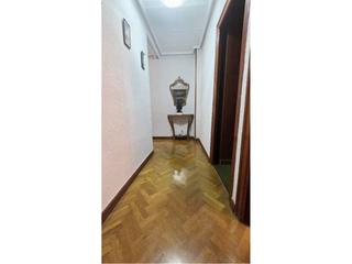 Pis en Oeste. Piso exterior