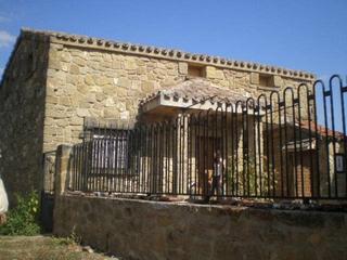 Casa  Cuevas. Bodega de piedra con casa y calado centenario en san asensio