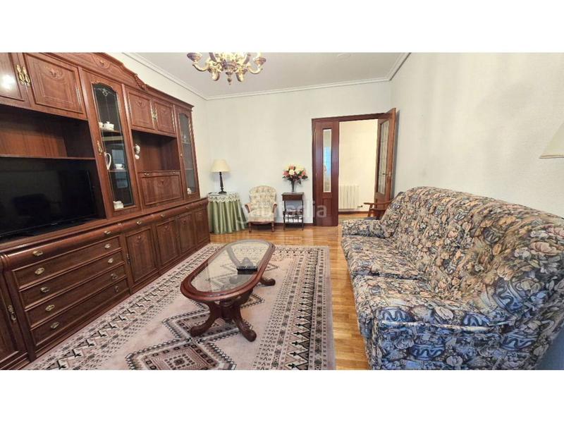 Foto 0e23af78-f5c2-49a3-b238-3f71b786ddac. Rent flat with heating parking in Portillejo - Valdegastea Logroño