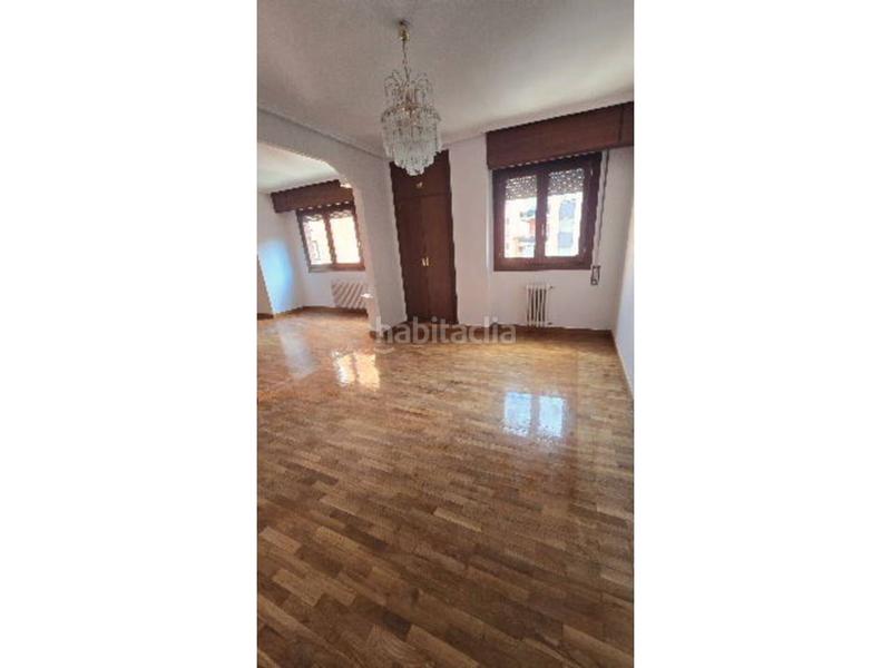 Foto e82481dd-59b6-4223-b473-d466134b50a1. Appartement avec chauffage parking dans Oeste Logroño