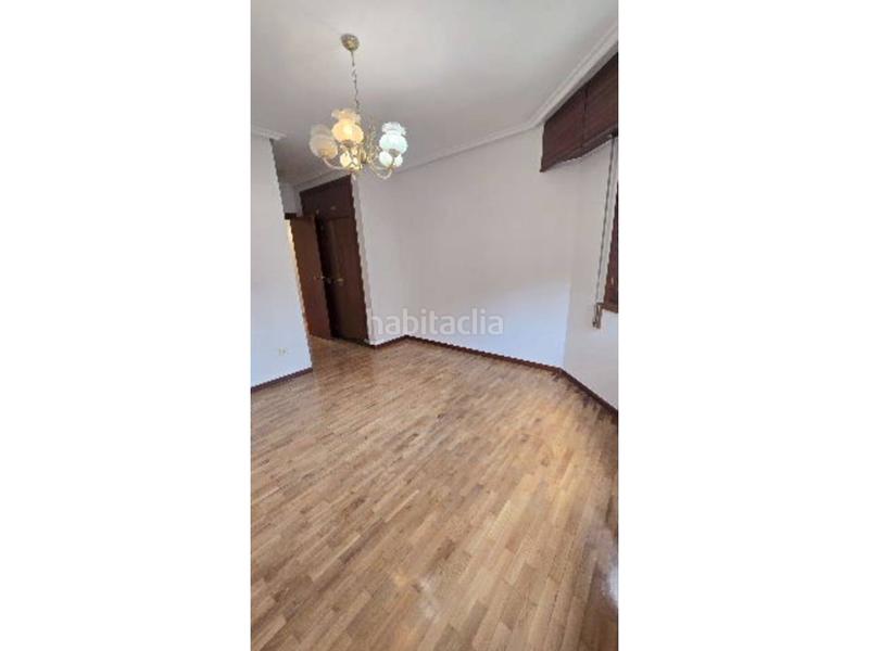Foto f3a53ddd-6820-43bc-b012-c731bc87d952. Appartement avec chauffage parking dans Oeste Logroño