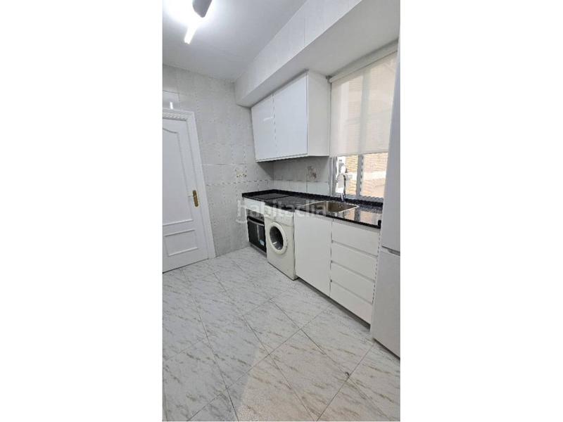 Foto 2c14eb03-5017-4206-ba17-d1cbde85a5bb. Rent flat with heating in Residencia Logroño