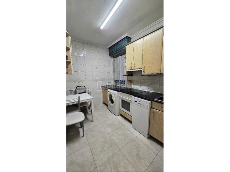 Foto 7f4aa5ce-c013-4e58-85fe-011c9fe9cc25. Alquiler piso vivienda exterior amueblada zona gonzalo de berceo en Logroño