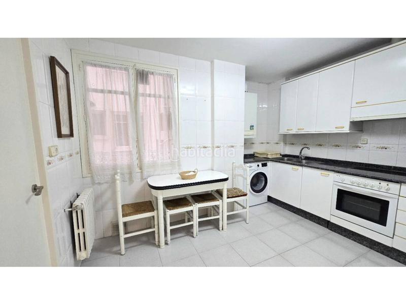 Foto 548e8f3c-2380-4be2-bc09-8942a088a6ff. Pis amb calefacció a Jesuitas Logroño