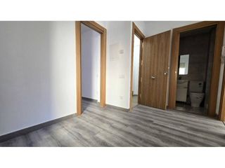 House in Alberite. Edificio con planta baja, 3 alturas ,terraza, mas local