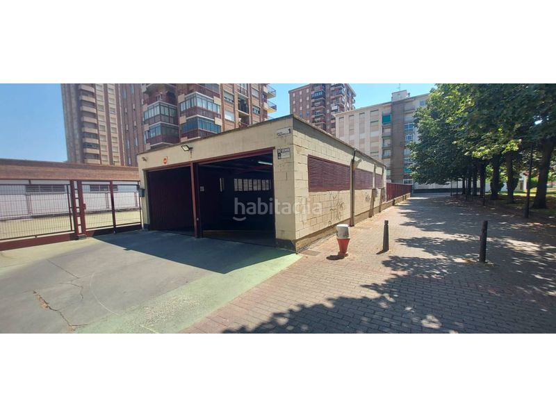 Foto 990b4f99-8403-418b-a273-aa9b9ab2b256. Flat with heating parking in Residencia Logroño